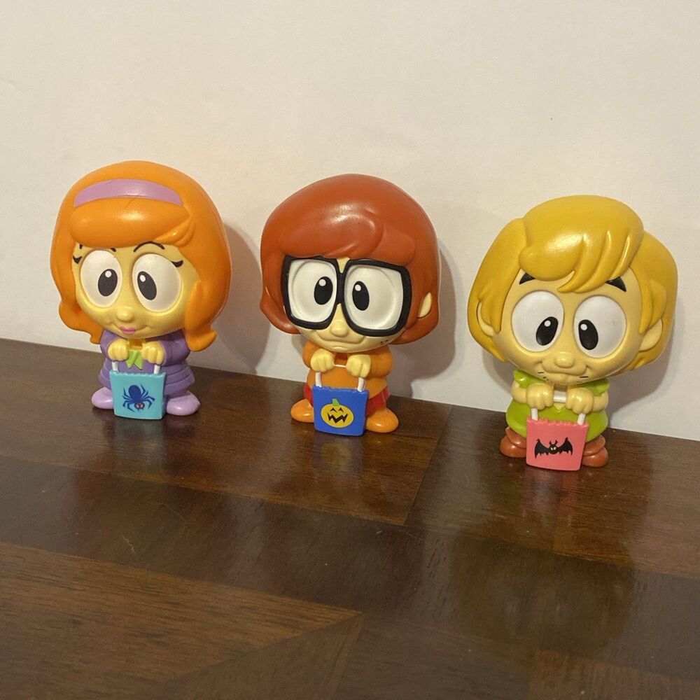 BK Hanna-Barbera Scooby-Doo Shaggy Daphne Velma Plastic Figurines Halloween